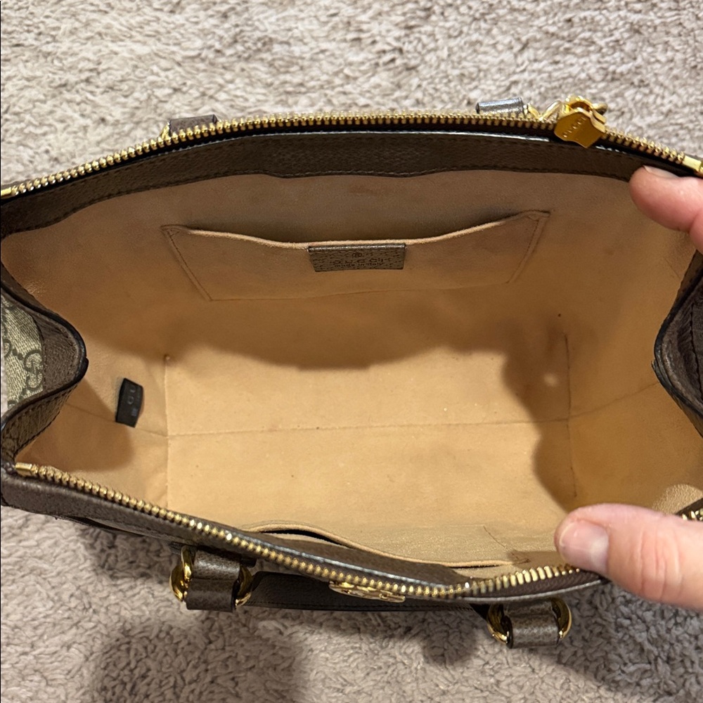 Gucci Beige and Brown Satchel with Green and Red Stripe

No longer available New - Picture 7 of 11